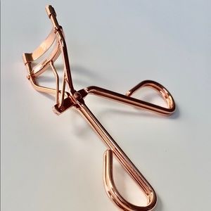 ROSE GOLD COLORED EYELASH CURLER W/ EXTRA PADS